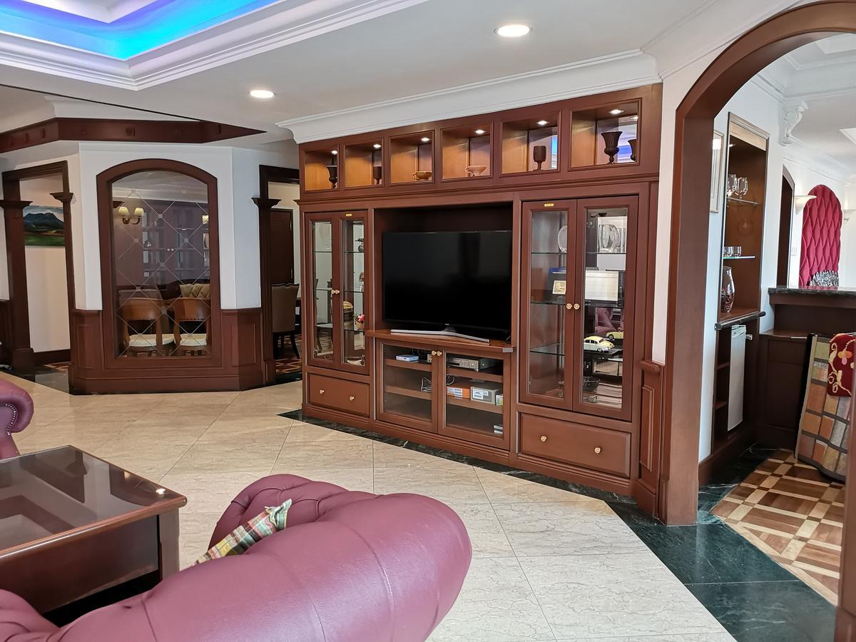 Апарт отель Marina Court Luxury Penthouse Кота-Кинабалу Экстерьер фото
